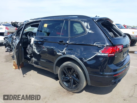 2023 Volkswagen Tiguan SE R-Line Black с VIN 3VVCB7AX9PM014564, выставлен на аукционе IAAI как лот 41993740 с пробегом Не указан миль и . История ставок и продаж доступна на DreamBid. Изображение 3.