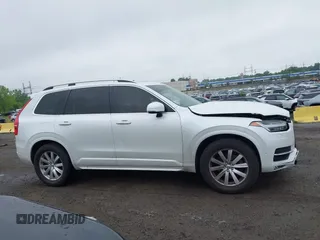 2018 Volvo XC90 Momentum с VIN YV4A22PK8J1213045, выставлен на аукционе IAAI как лот 42437065 с пробегом 78 262 миль миль и . История ставок и продаж доступна на DreamBid. Изображение 13.
