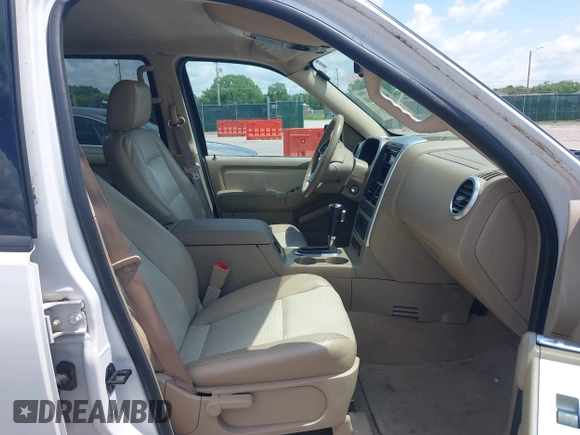 2007 Mercury Mountaineer z VIN 4M2EU47E87UJ21777, wystawiony jako IAAI lot #42206260 z przebiegiem 182 072 mil mil oraz . Historia ofert i sprzedaży dostępna na DreamBid. Obrazek 5.