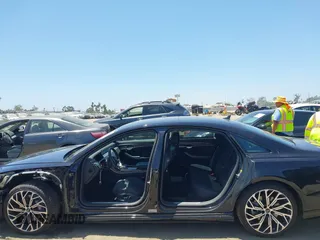 2024 Audi A8 with VIN WAULDAF89RN003075, listed as a IAAI auction lot 42502959 with 4,409 mi miles and . Bid and sale history available at DreamBid. Image 14.