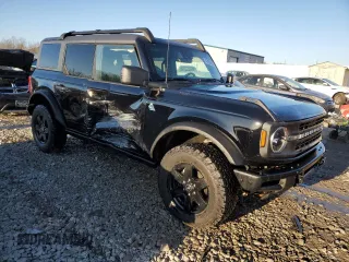 2024 Ford Bronco z VIN 1FMEE1BPXRLA33991, wystawiony jako Copart lot #42259825 z przebiegiem 24 969 mil mil oraz Szkoda całkowita • Salvage title. Historia ofert i sprzedaży dostępna na DreamBid. Obrazek 4.