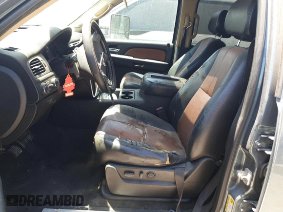 2008 Chevrolet Suburban LTZ with VIN 3GNFK163X8G193980, listed as a Copart auction lot 55521505 with 173,181 mi miles and Salvage title. Bid and sale history available at DreamBid. Image 7.