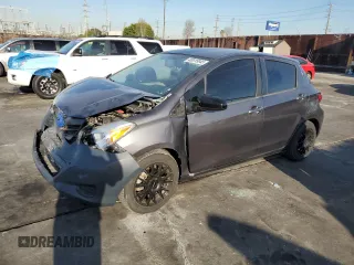 2012 Toyota Yaris L z VIN JTDKTUD33CD541021, wystawiony jako Copart lot #49515845 z przebiegiem 69 122 mil mil oraz Szkoda całkowita • Salvage title. Historia ofert i sprzedaży dostępna na DreamBid. Obrazek 1.