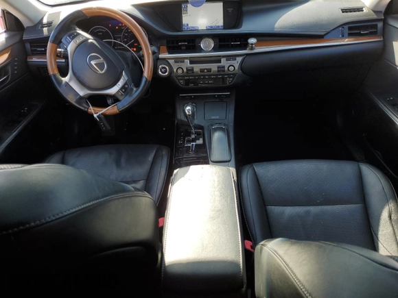 2014 Lexus ES 300h z VIN JTHBW1GG0E2054179, wystawiony jako Copart lot #50954155 z przebiegiem 226 722 mil mil oraz Szkoda całkowita • Salvage title. Historia ofert i sprzedaży dostępna na DreamBid. Obrazek 8.