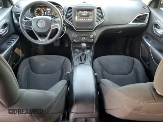 2019 Jeep Cherokee Latitude z VIN 1C4PJMCB0KD140030, wystawiony jako Copart lot #77901084 z przebiegiem 184 787 mil mil oraz Szkoda całkowita • Salvage title. Historia ofert i sprzedaży dostępna na DreamBid. Obrazek 8.