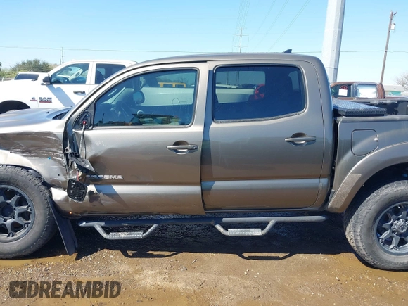 2012 Toyota Tacoma z VIN 5TFLU4EN9CX047925, wystawiony jako IAAI lot #41661700 z przebiegiem 219 158 mil mil oraz . Historia ofert i sprzedaży dostępna na DreamBid. Obrazek 14.