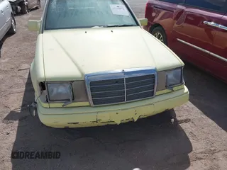 1987 Mercedes-Benz 300 with VIN WDBEA30DXHA466708, listed as a IAAI auction lot 41518078 with 166,202 mi miles. Bid and sale history available at carsss.com. Image 6.
