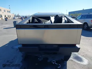 2024 Tesla Cybertruck with VIN 7G2CEHED8RA041753, listed as a IAAI auction lot 41323617 with 386 mi miles. Bid and sale history available at carsss.com. Image 17.