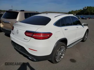 2019 Mercedes-Benz GLC with VIN WDC0J4KB9KF514555, listed as a Copart auction lot 61640822 with 31,888 mi miles. Bid and sale history available at carsss.com. Image 4.