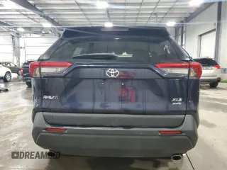 2021 Toyota RAV4 XLE with VIN 2T3P1RFV7MW196605, listed as a Copart auction lot 63502735 with 32,150 mi miles and Salvage title. Bid and sale history available at DreamBid. Image 6.