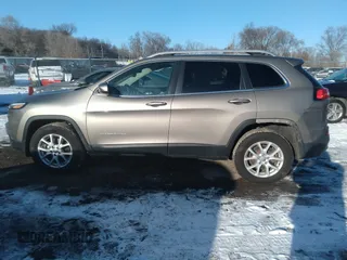 2017 Jeep Cherokee Latitude с VIN 1C4PJMCS8HW620426, выставлен на аукционе IAAI как лот 41252209 с пробегом 136 138 миль миль и . История ставок и продаж доступна на DreamBid. Изображение 14.
