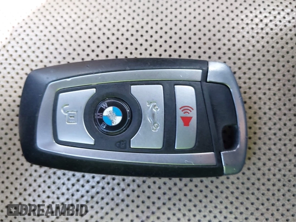2013 BMW 7 Series 750Li xDrive z VIN WBAYF8C58DD141658, wystawiony jako IAAI lot #42327776 z przebiegiem 130 428 mil mil oraz . Historia ofert i sprzedaży dostępna na DreamBid. Obrazek 11.