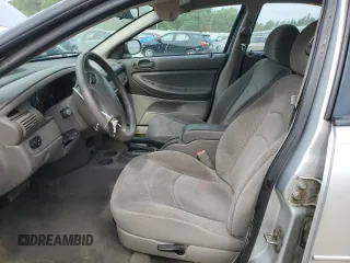 2005 Chrysler Sebring z VIN 1C3EL46X15N592581, wystawiony jako Copart lot #60159695 z przebiegiem 226 573 mil mil oraz Nie do naprawy • Non repairable. Historia ofert i sprzedaży dostępna na DreamBid. Obrazek 7.