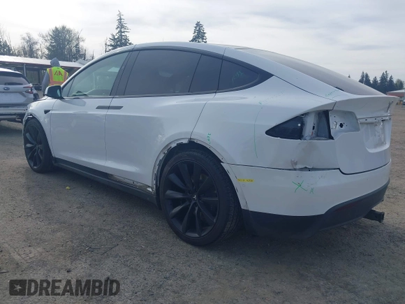 2022 Tesla Model X with VIN 7SAXCBE54NF363113, listed as a IAAI auction lot 41978397 with 27,166 mi miles. Bid and sale history available at carsss.com. Image 3.