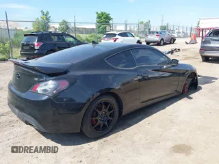 2010 Hyundai Genesis Coupe Grand Touring z VIN KMHHU6KH0AU013012, wystawiony jako IAAI lot #42587522 z przebiegiem 141 691 mil mil oraz . Historia ofert i sprzedaży dostępna na DreamBid. Obrazek 4.