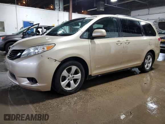 2014 Toyota Sienna LE AAS z VIN 5TDKK3DC7ES459300, wystawiony jako Copart lot #58664605 z przebiegiem 191 264 mil mil oraz Czysty tytuł • Clean title. Historia ofert i sprzedaży dostępna na DreamBid. Obrazek 1.