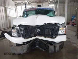 2018 Nissan NV Cargo S z VIN 1N6BF0KY7JN808504, wystawiony jako IAAI lot #39906506 z przebiegiem 83 900 mil mil oraz . Historia ofert i sprzedaży dostępna na DreamBid. Obrazek 12.