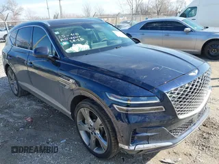 2023 Genesis GV80 z VIN KMUHCESC8PU103102, wystawiony jako IAAI lot #41920262 z przebiegiem 28 701 mil mil oraz . Historia ofert i sprzedaży dostępna na DreamBid. Obrazek 1.