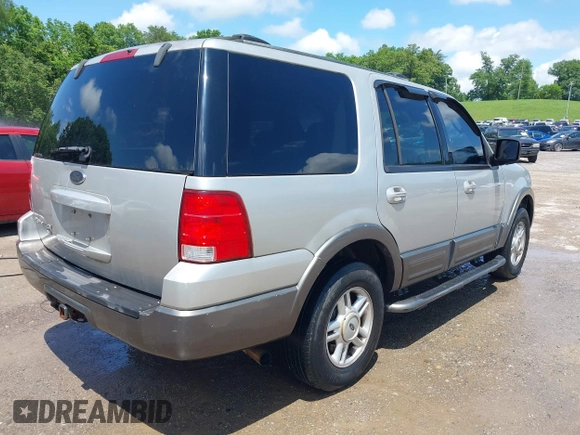 2004 Ford Expedition Special Service z VIN 1FMRU15W84LA30426, wystawiony jako IAAI lot #42375003 z przebiegiem 262 054 mil mil oraz . Historia ofert i sprzedaży dostępna na DreamBid. Obrazek 4.