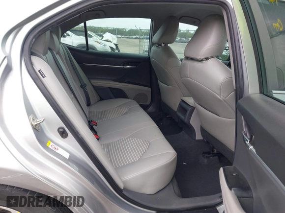 2019 Toyota Camry LE z VIN 4T1B11HK9KU708465, wystawiony jako IAAI lot #41921754 z przebiegiem 119 106 mil mil oraz . Historia ofert i sprzedaży dostępna na DreamBid. Obrazek 8.