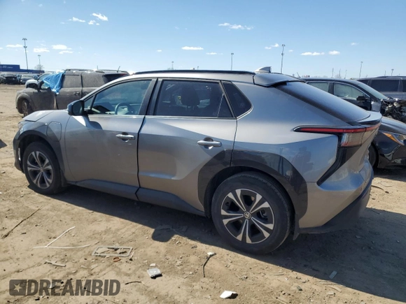 2024 Toyota bZ4X XLE z VIN JTMAAAAA8RA039330, wystawiony jako Copart lot #53122265 z przebiegiem 30 866 mil mil oraz Czysty tytuł • Clean title. Historia ofert i sprzedaży dostępna na DreamBid. Obrazek 2.