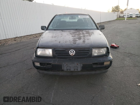 1998 Volkswagen Jetta TDI z VIN 3VWRF81H7WM228525, wystawiony jako Copart lot #65629323 z przebiegiem Nie podano mil oraz Szkoda całkowita • Salvage title. Historia ofert i sprzedaży dostępna na DreamBid. Obrazek 5.