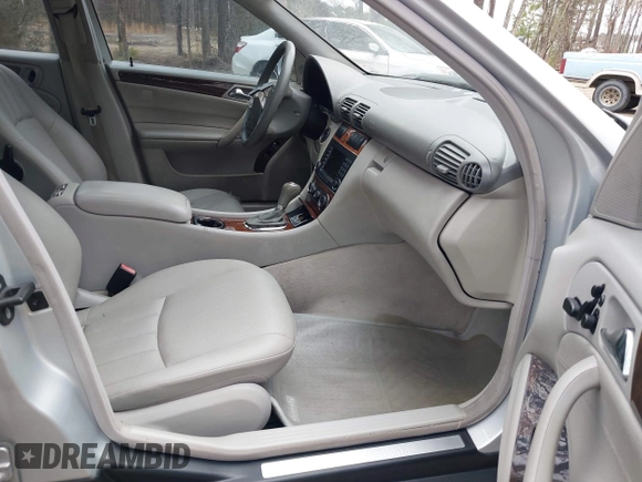 2007 Mercedes-Benz C 280 Luxury with VIN WDBRF92H57F870636, listed as a IAAI auction lot 41810663 with 136,025 mi miles and . Bid and sale history available at DreamBid. Image 5.