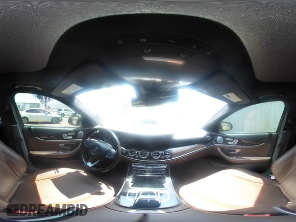 2017 Mercedes-Benz E 300 Luxury z VIN WDDZF4KB7HA217326, wystawiony jako IAAI lot #42444259 z przebiegiem 89 335 mil mil oraz . Historia ofert i sprzedaży dostępna na DreamBid. Obrazek 18.
