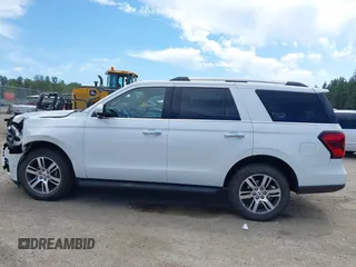 2024 Ford Expedition Limited с VIN 1FMJU2A88REA35566, выставлен на аукционе IAAI как лот 42478954 с пробегом 31 932 миль миль и . История ставок и продаж доступна на DreamBid. Изображение 14.