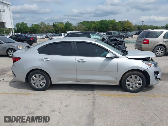 2021 Kia Rio LX with VIN 3KPA24AD1ME372886, listed as a IAAI auction lot 41876332 with 39,665 mi miles and . Bid and sale history available at DreamBid. Image 13.