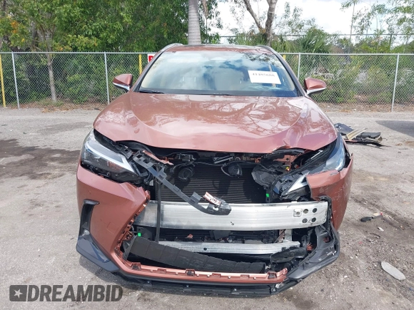 2025 Lexus NX 250 z VIN 2T2ADCAZ5SC019123, wystawiony jako IAAI lot #41485688 z przebiegiem 4 189 mil mil oraz . Historia ofert i sprzedaży dostępna na DreamBid. Obrazek 6.