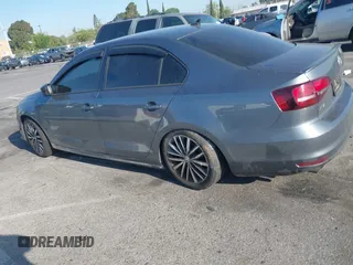 2016 Volkswagen Jetta Sport z VIN 3VWD17AJ0GM386504, wystawiony jako IAAI lot #42000125 z przebiegiem 90 405 mil mil oraz . Historia ofert i sprzedaży dostępna na DreamBid. Obrazek 14.