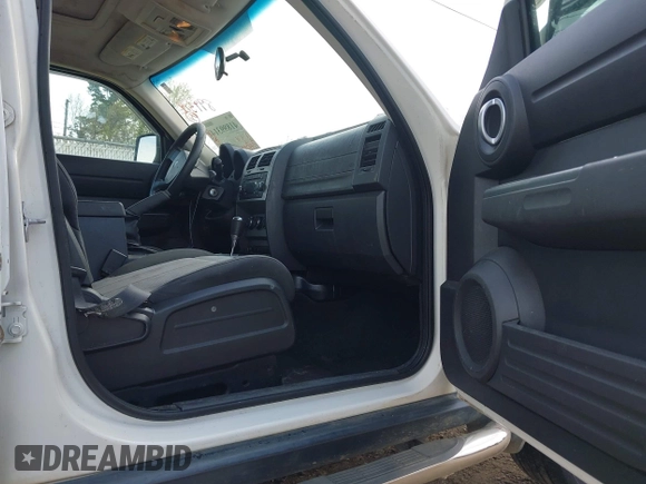 2008 Dodge Nitro SXT with VIN 1D8GU28K18W129119, listed as a IAAI auction lot 41899314 with 244,830 mi miles. Bid and sale history available at carsss.com. Image 5.