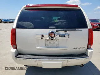 2008 Cadillac Escalade z VIN 1GYEC638X8R166660, wystawiony jako Copart lot #58272785 z przebiegiem 129 470 mil mil oraz Szkoda całkowita • Salvage title. Historia ofert i sprzedaży dostępna na DreamBid. Obrazek 6.