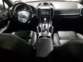 2014 Porsche Cayenne с VIN WP1AA2A21ELA00526, выставлен на аукционе Copart как лот 54238525 с пробегом 101 437 миль миль и Списание • Salvage title. История ставок и продаж доступна на DreamBid. Изображение 8.