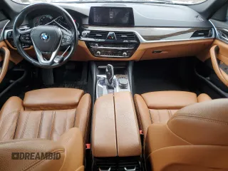 2019 BMW 5 Series 530i xDrive z VIN WBAJA7C52KWW22601, wystawiony jako Copart lot #43244135 z przebiegiem 99 958 mil mil oraz Szkoda całkowita • Salvage title. Historia ofert i sprzedaży dostępna na DreamBid. Obrazek 8.