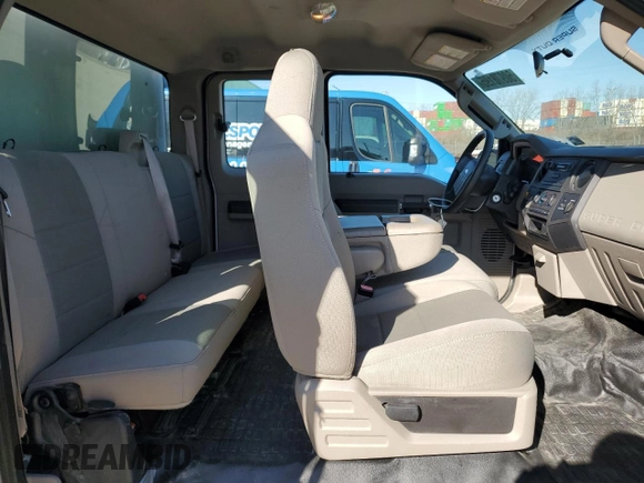 2008 Ford Super Duty F-250 SRW XL with VIN 1FTNX20518EA74678, listed as a Copart auction lot 50978195 with 190,786 mi miles and Clean Title. Bid and sale history available at carsss.com. Image 10.