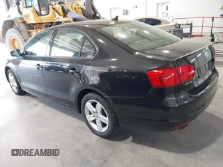 2011 Volkswagen Jetta TDI with VIN 3VWLL7AJ5BM128218, listed as a IAAI auction lot 42250334 with 184,169 mi miles and . Bid and sale history available at DreamBid. Image 3.