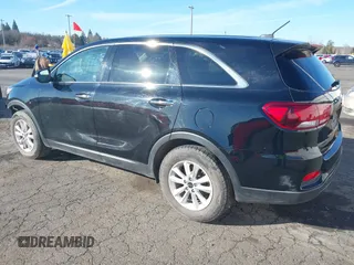 2019 Kia Sorento L with VIN 5XYPG4A36KG574285, listed as a IAAI auction lot 41647367 with 74,808 mi miles. Bid and sale history available at carsss.com. Image 3.