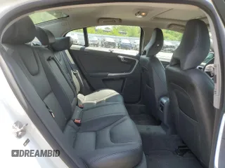 2017 Volvo S60 Inscription с VIN LYV402TKXHB147631, выставлен на аукционе Copart как лот 58393595 с пробегом 63 827 миль миль и Списание • Salvage title. История ставок и продаж доступна на DreamBid. Изображение 10.