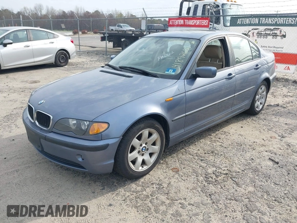 2005 BMW 3 Series 325i with VIN WBAET37445NJ85538, listed as a IAAI auction lot 41872686 with 121,237 mi miles. Bid and sale history available at carsss.com. Image 2.