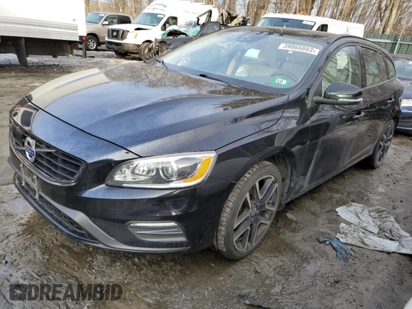 2018 Volvo V60 Dynamic with VIN YV140MEL1J2398668, listed as a Copart auction lot 39866883 with 69,534 mi miles. Bid and sale history available at carsss.com. Image 1.