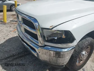 2016 Ram 2500 Tradesman z VIN 3C6TR4CT0GG196874, wystawiony jako IAAI lot #42218216 z przebiegiem Nie podano mil oraz . Historia ofert i sprzedaży dostępna na DreamBid. Obrazek 20.