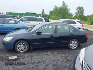 2007 Honda Accord LX SE z VIN 1HGCM56347A060871, wystawiony jako IAAI lot #42525456 z przebiegiem 205 285 mil mil oraz . Historia ofert i sprzedaży dostępna na DreamBid. Obrazek 14.
