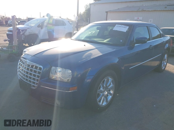 2009 Chrysler 300 Touring with VIN 2C3LA53V89H565270, listed as a IAAI auction lot 41069505 with 112,830 mi miles. Bid and sale history available at carsss.com. Image 17.