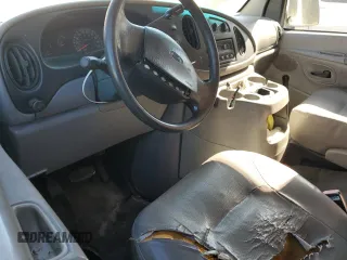 2000 Ford Econoline Cargo z VIN 1FTRE14L2YHB70344, wystawiony jako Copart lot #87704865 z przebiegiem 179 233 mil mil oraz Nie do naprawy. Historia ofert i sprzedaży dostępna na DreamBid. Obrazek 8.