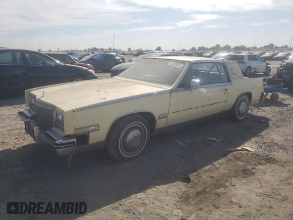 1982 Cadillac Eldorado z VIN 1G6AL578XCE608090, wystawiony jako Copart lot #73839654 z przebiegiem 22 185 mil mil oraz Czysty tytuł • Clean title. Historia ofert i sprzedaży dostępna na DreamBid. Obrazek 1.