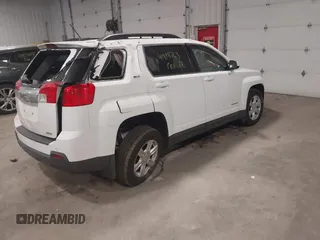 2015 GMC Terrain SLT z VIN 2GKFLXEK0F6195381, wystawiony jako IAAI lot #41818763 z przebiegiem 70 688 mil mil oraz . Historia ofert i sprzedaży dostępna na DreamBid. Obrazek 4.