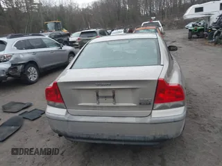 2001 Volvo S60 with VIN YV1RS61R012013431, listed as a IAAI auction lot 41193065 with 179,844 mi miles. Bid and sale history available at carsss.com. Image 16.