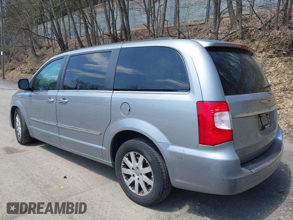 2016 Chrysler Town & Country Touring with VIN 2C4RC1BGXGR149949, listed as a IAAI auction lot 42074695 with 52,644 mi miles. Bid and sale history available at carsss.com. Image 3.